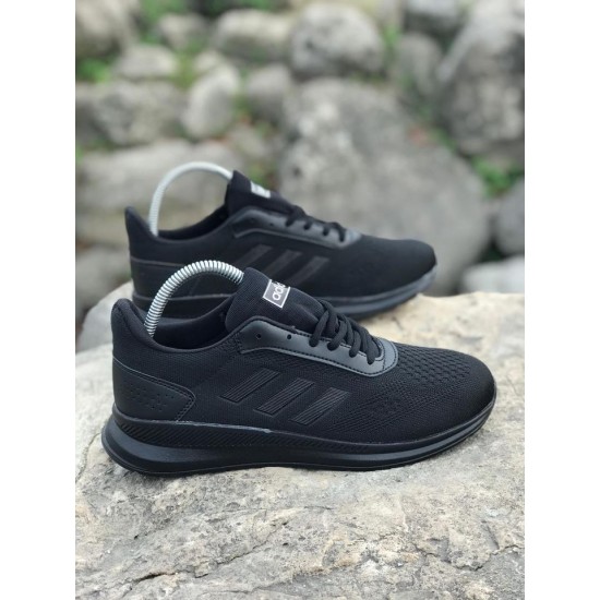 Men's sports shoes