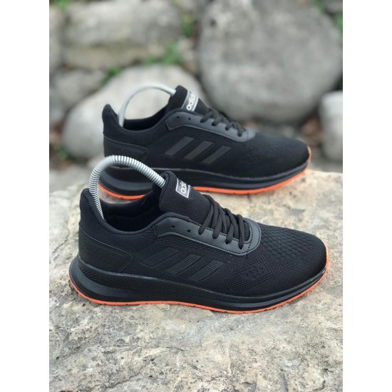 Men's sports shoes