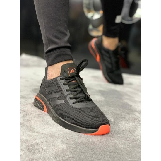 Men's sports shoes