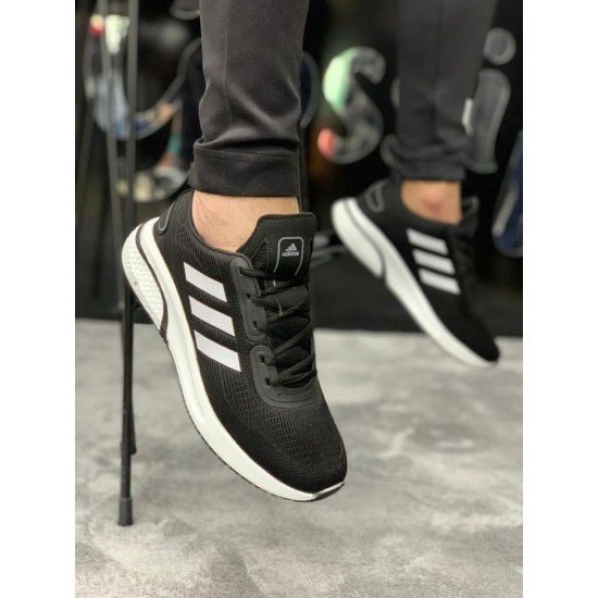 Men's sports shoes