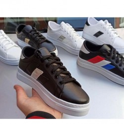 Women's sports shoes