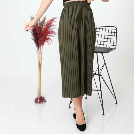 Pleated fabric skirt in multiple colors